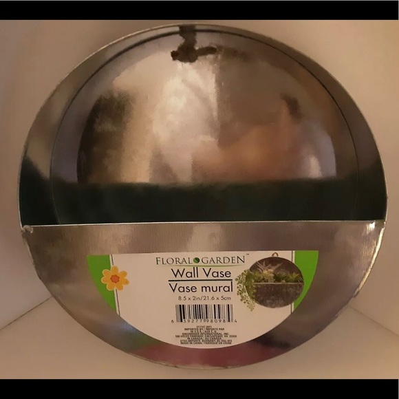 New Two Pack Floral DIY Garden Metal Hanging Wall Vases 8.5” - Picture 5 of 16